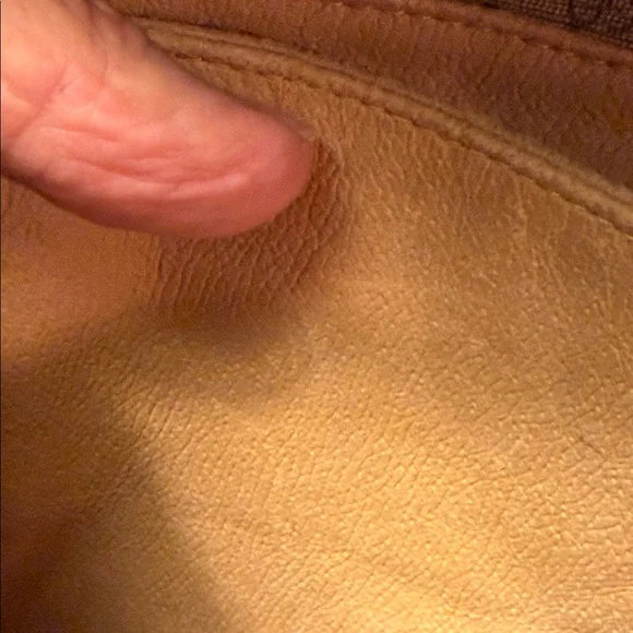 Gucci Classic Brown and Tan Shoulder Bag - Picture 13 of 15